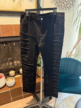Black Distressed Jeans - Modern Slim Fit